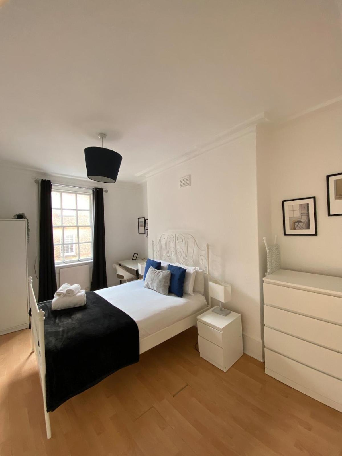Lovely 2 Bed Flat In Soho! ลอนดอน ภายนอก รูปภาพ