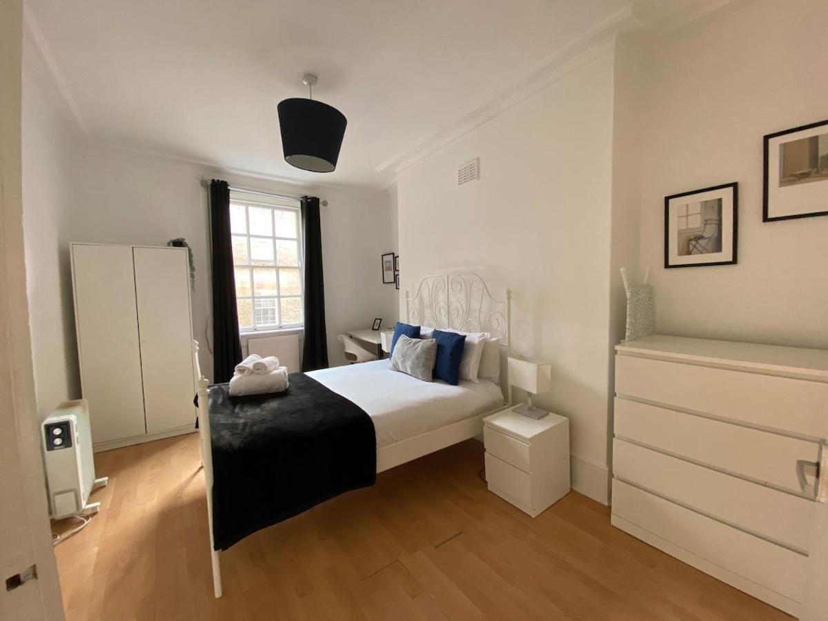 Lovely 2 Bed Flat In Soho! ลอนดอน ภายนอก รูปภาพ
